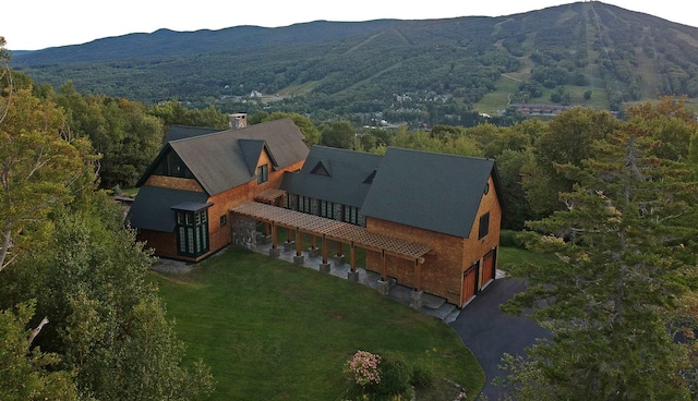 bird's eye view with a mountain view