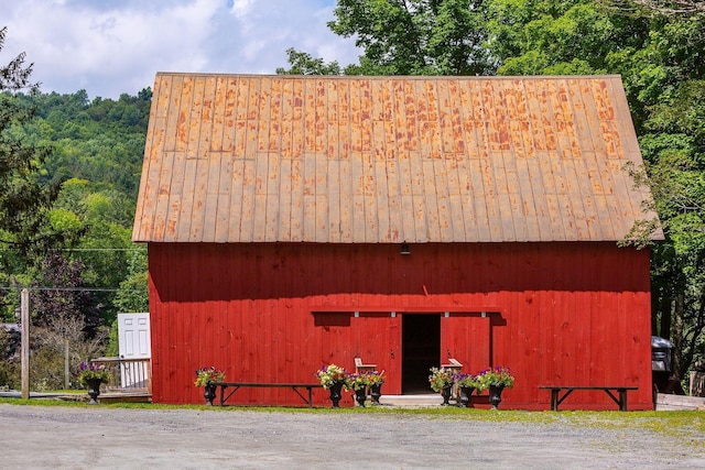 view of outdoor structure