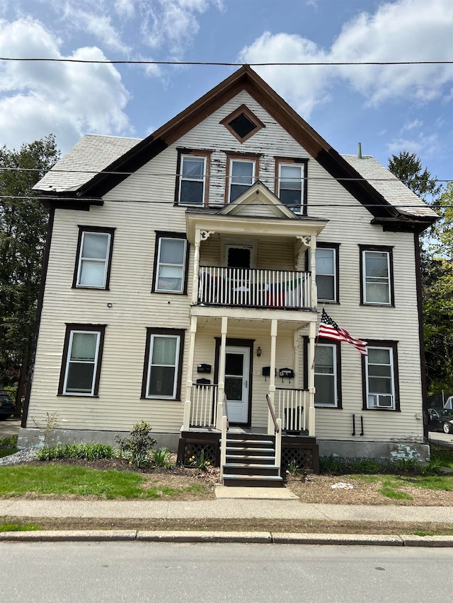 Listing photo 2 for 25 Cottage St, Brattleboro VT 05301