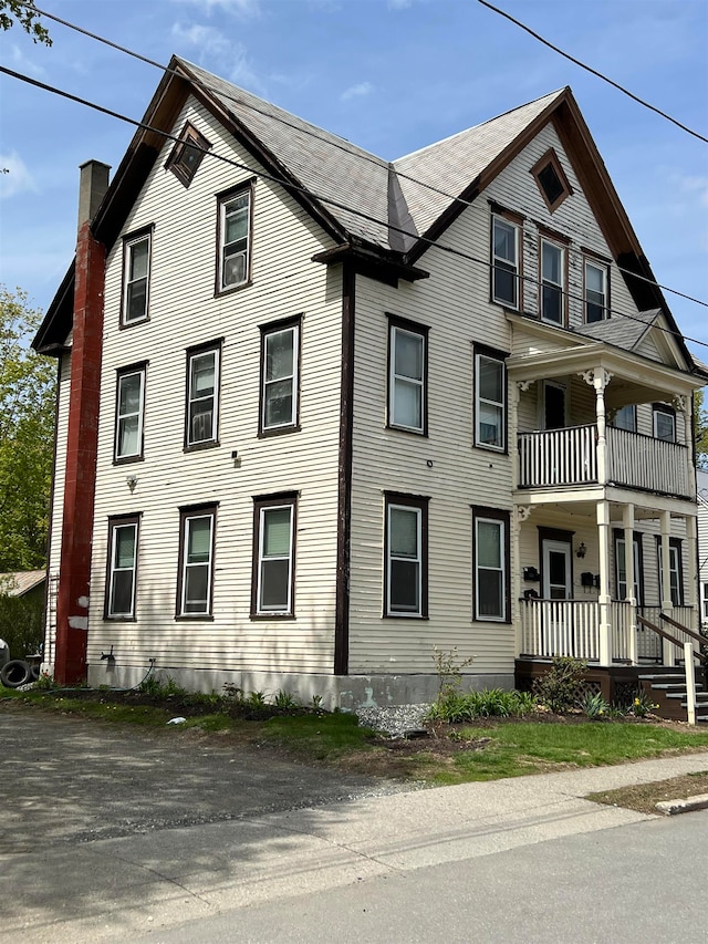 Listing photo 3 for 25 Cottage St, Brattleboro VT 05301