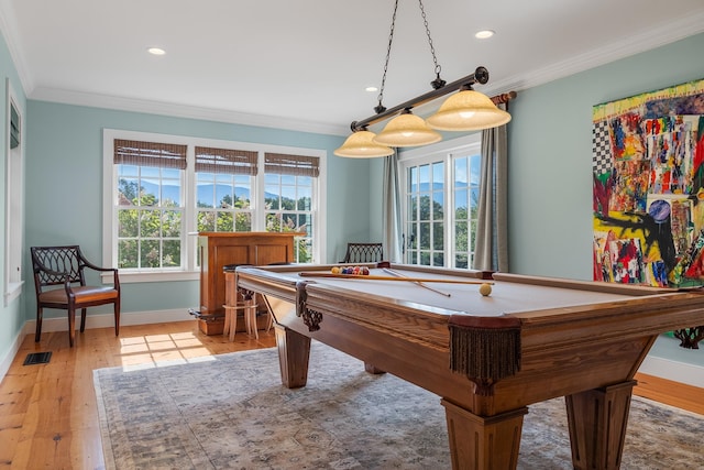 playroom with ornamental molding, light hardwood / wood-style floors, and billiards