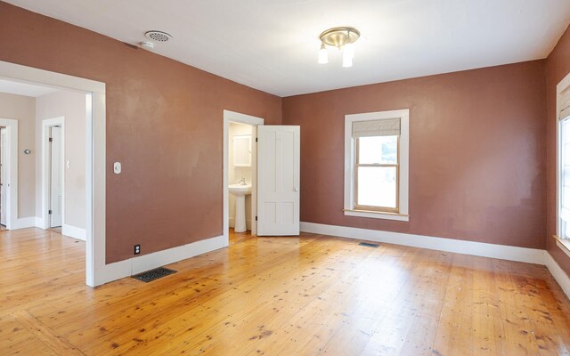 empty room featuring light hardwood / wood-style flooring