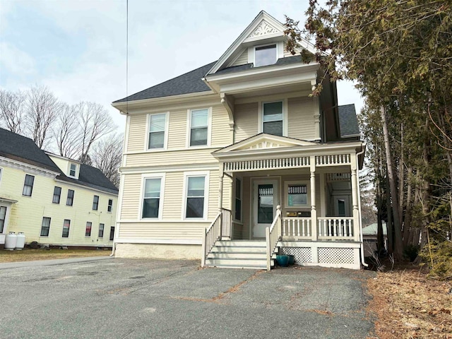 Listing photo 2 for 261 Summer St, Saint Johnsbury VT 05819