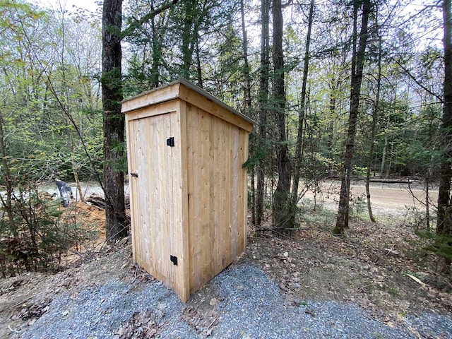 view of outbuilding