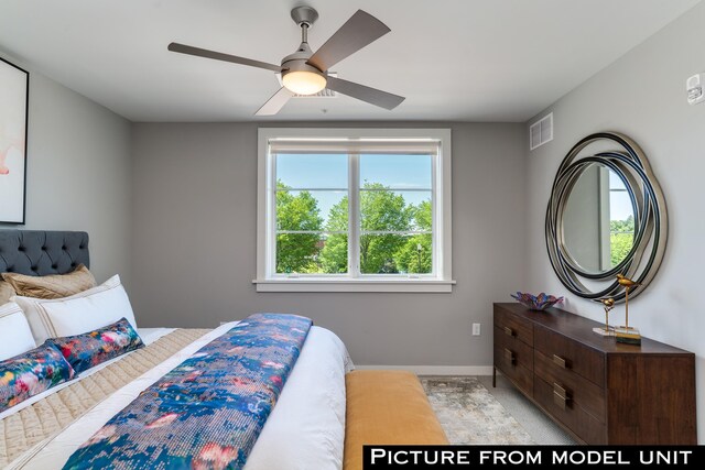 bedroom with ceiling fan