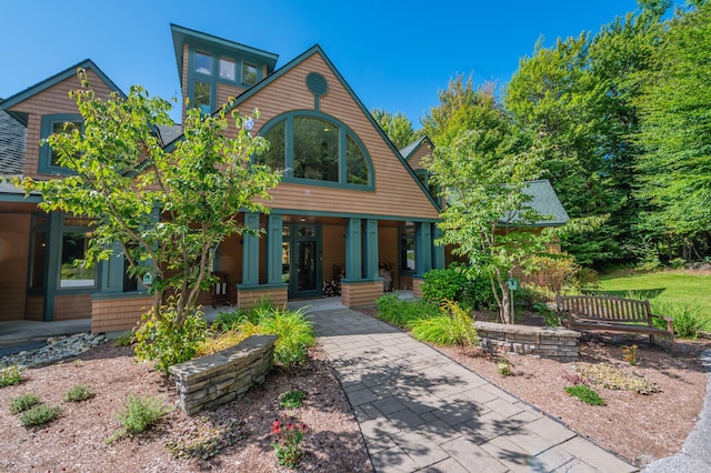 view of front of property featuring covered porch