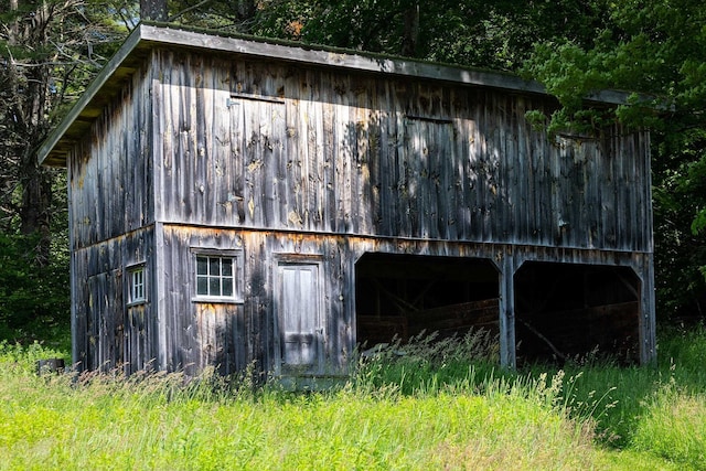 view of outdoor structure