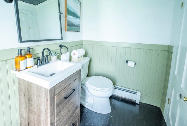 kitchen featuring light hardwood / wood-style floors, sink, a wealth of natural light, and white appliances