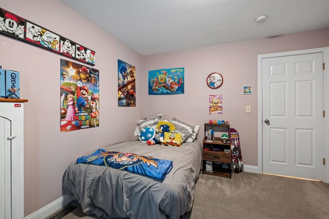 bedroom featuring carpet floors