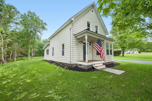 view of front of house with a front lawn