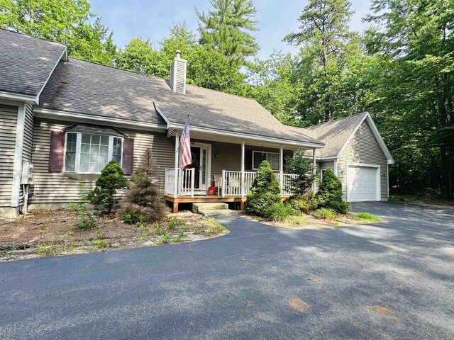 view of front of property featuring a porch