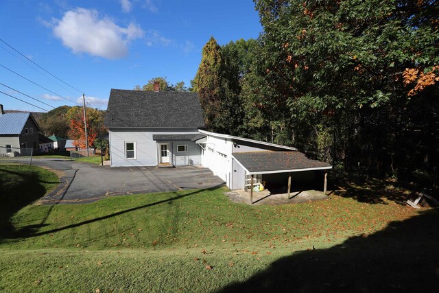 view of front of home with a front yard