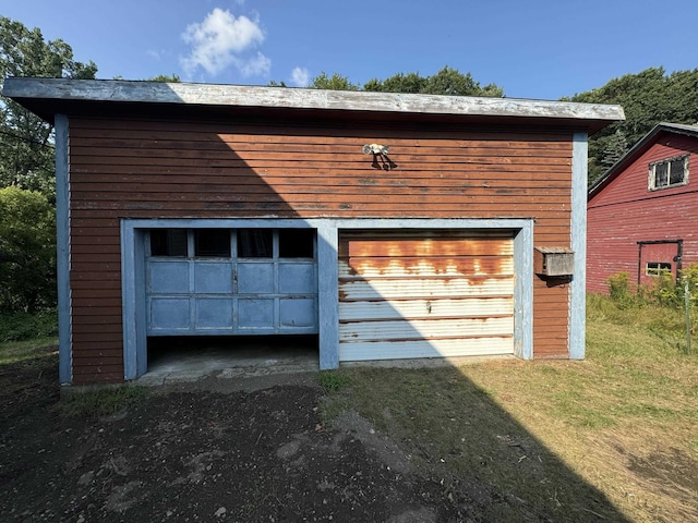 view of detached garage