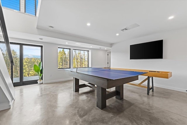 playroom with visible vents, recessed lighting, concrete floors, and baseboards