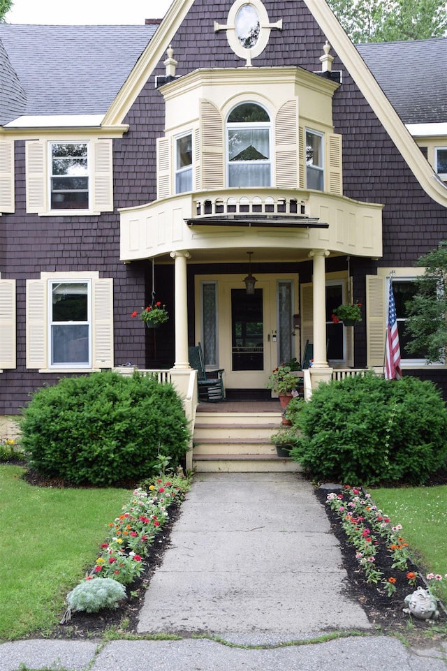 view of front of property with covered porch