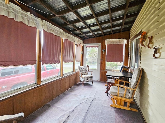 sunroom with vaulted ceiling