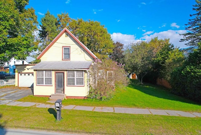 view of front of home featuring a front lawn