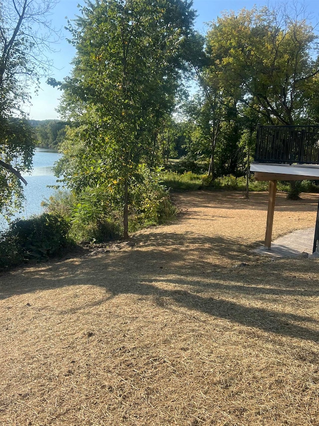 view of yard featuring a water view