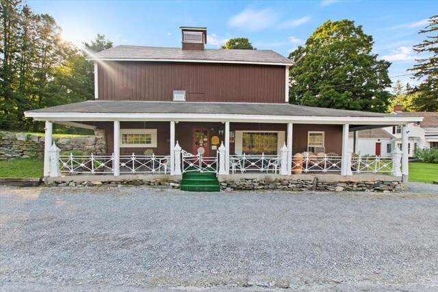 view of front of property with covered porch