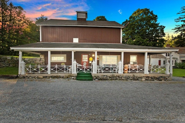 view of front of home featuring a porch