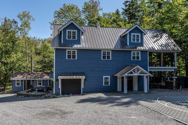 view of front facade featuring a garage