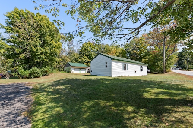 exterior space featuring an outbuilding