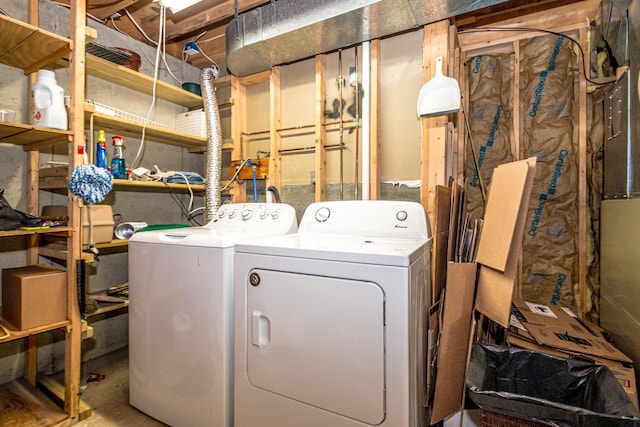 359 Gold Coast Dr, Wakefield, NH 03830 - washroom featuring washing machine and dryer