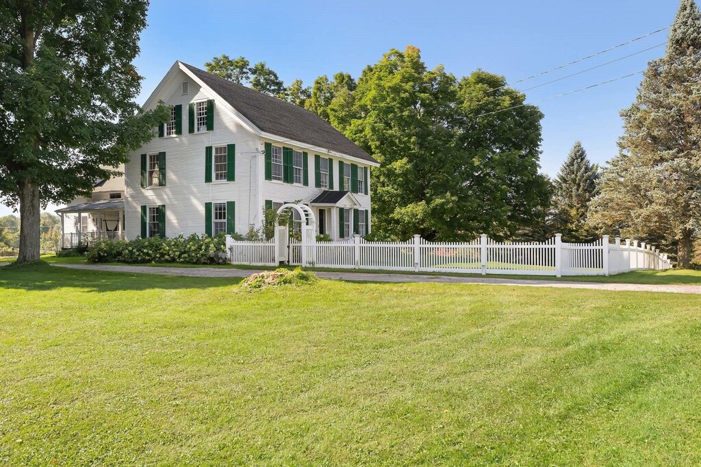 2736 Main St, Fairfax, VT 05454 - view of front of house
