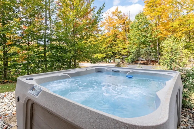 16 Crooked Mountain Rd, Lincoln, NH 03251 - view of pool with a hot tub