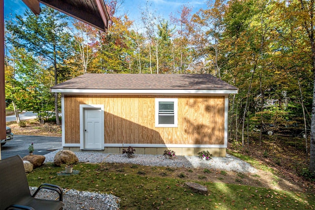 view of outbuilding