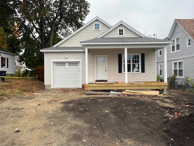 view of front facade featuring a garage