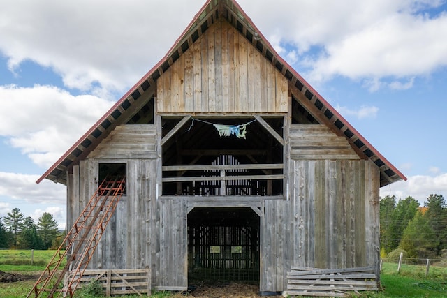 view of outdoor structure