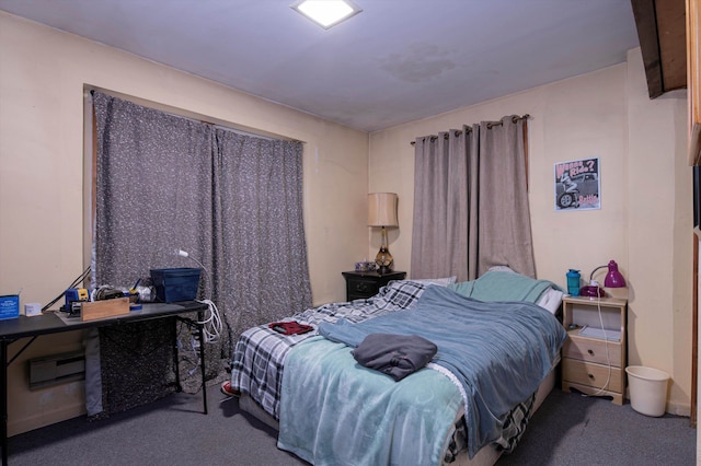 bedroom with carpet flooring