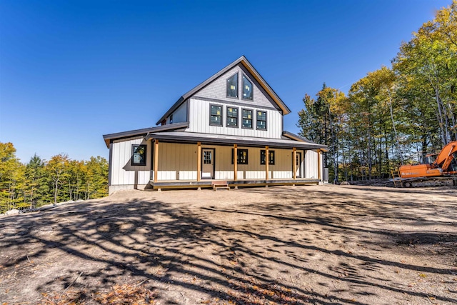 view of front of house featuring covered porch