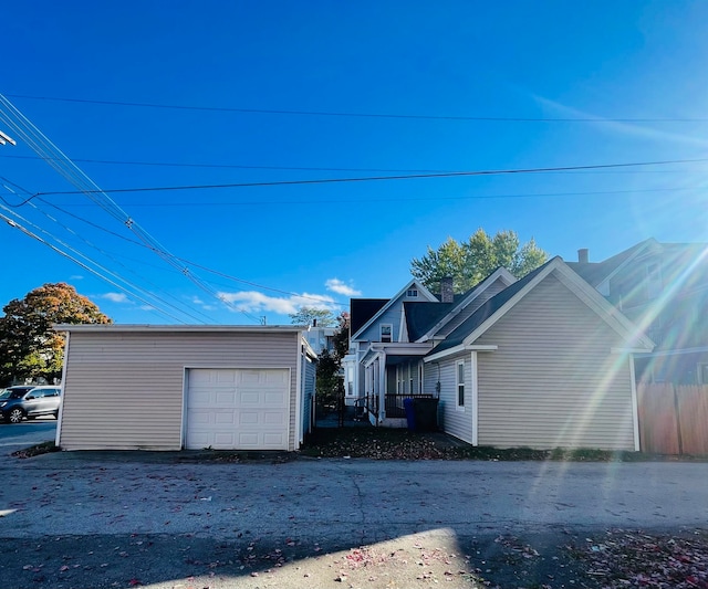 view of front of house featuring a garage