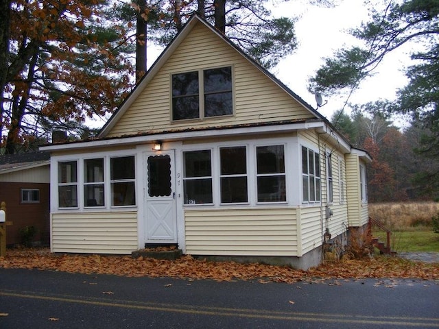 view of front of property