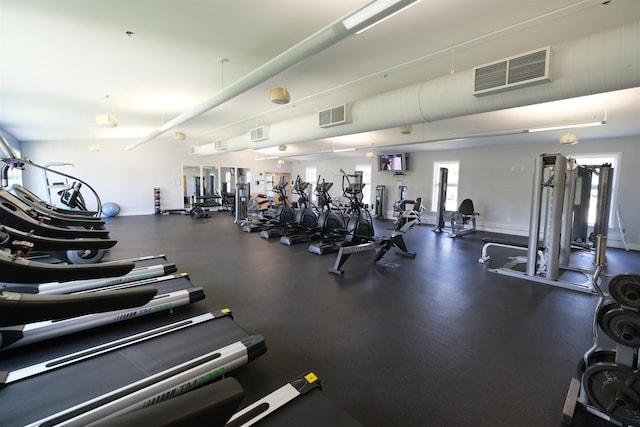 workout area featuring visible vents