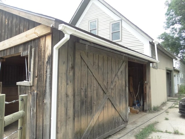 view of outbuilding