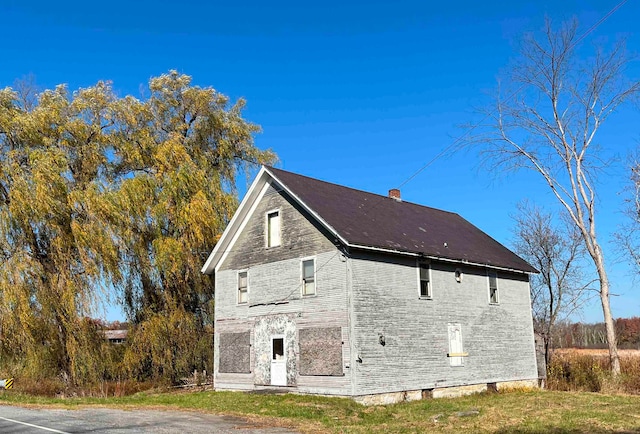 view of property exterior