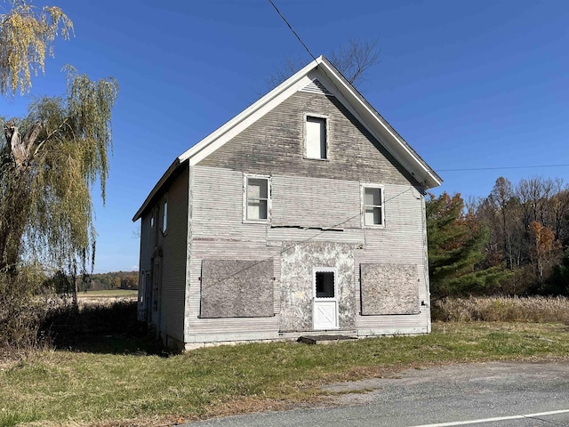 view of side of home
