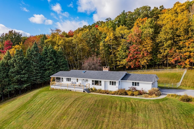 view of front of house with a front lawn