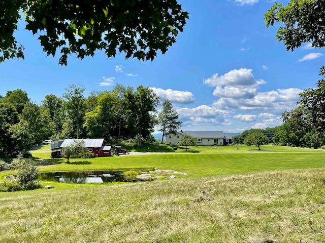 view of yard featuring a water view