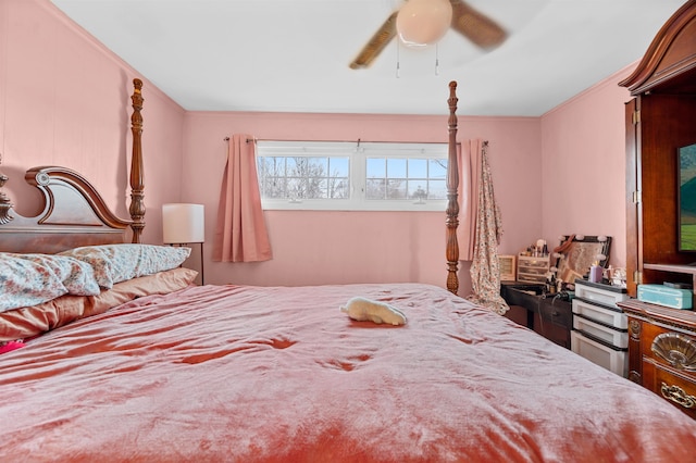 bedroom featuring ceiling fan