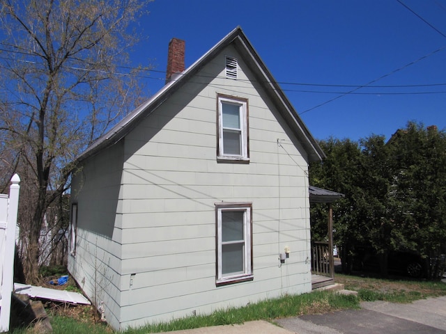 view of home's exterior