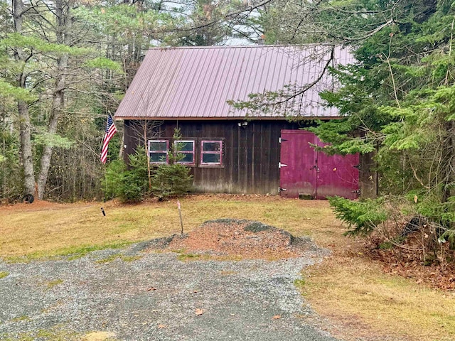 view of outbuilding