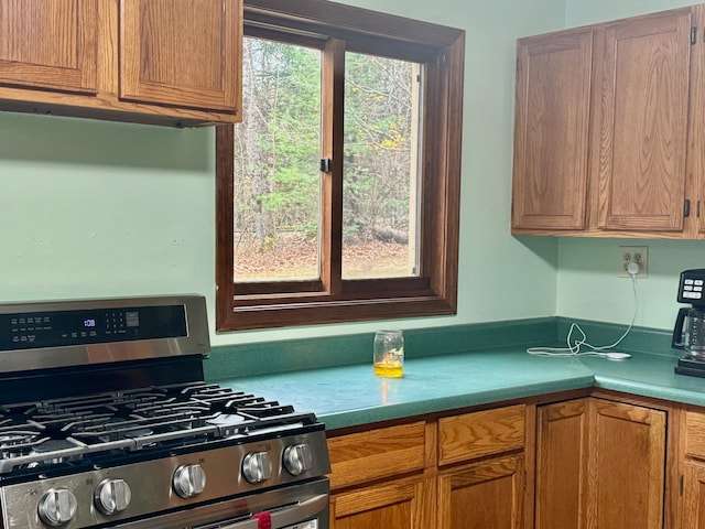 kitchen featuring gas stove