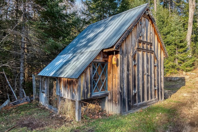 view of outdoor structure