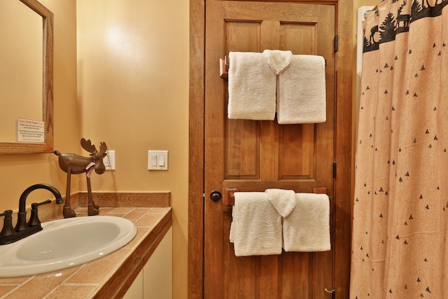 bathroom with vanity