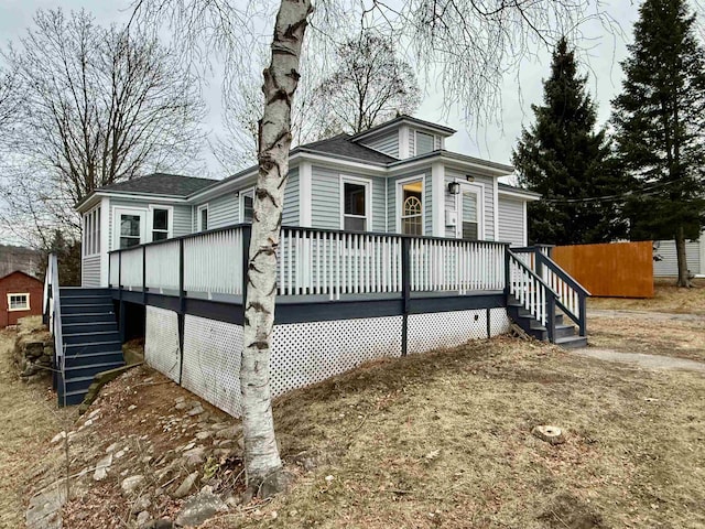 view of front facade featuring a deck