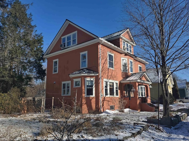 view of front of house